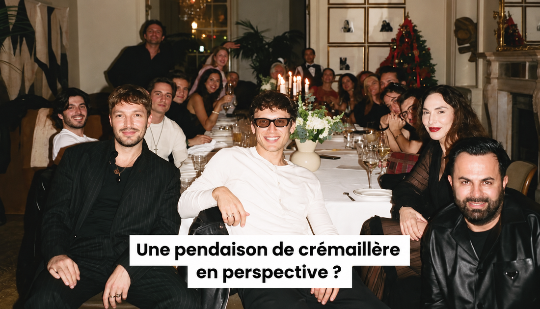 Amis réunis autour d’une table pour une pendaison de crémaillère