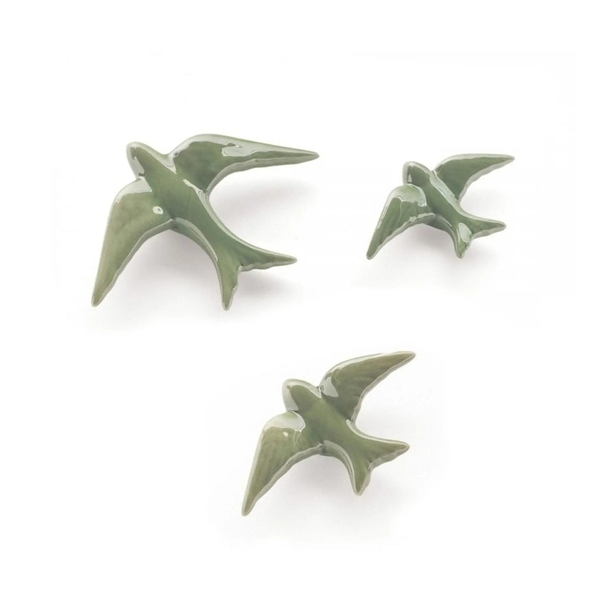 Trois hirondelles décoratives en céramique vert olive