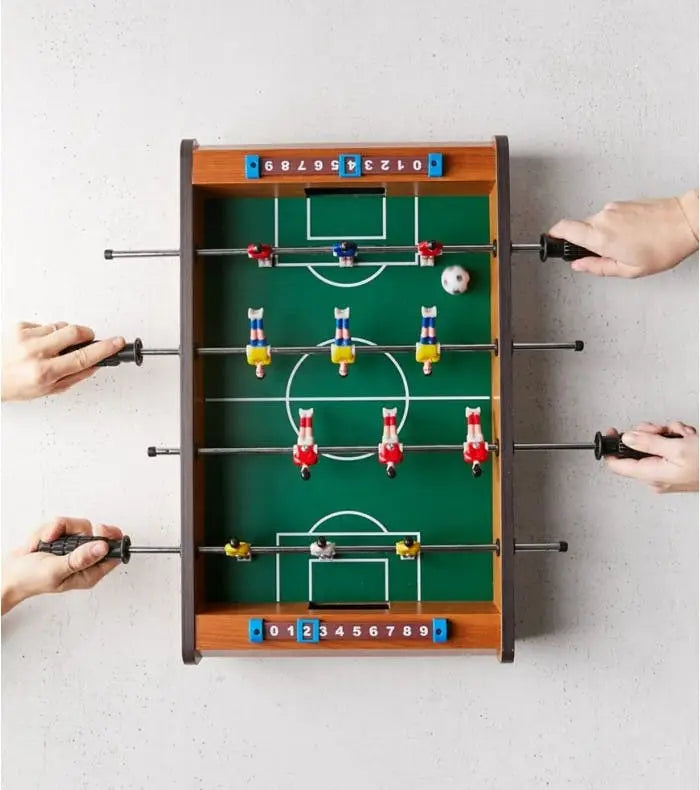 Mini babyfoot en bois pour moments conviviaux au printemps