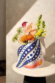 Seashell paper vase